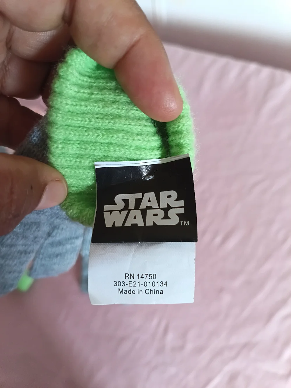 Star Wars Baby Grogu Yoda Mandalorian Grey Winter Beanie With Gloves One Size